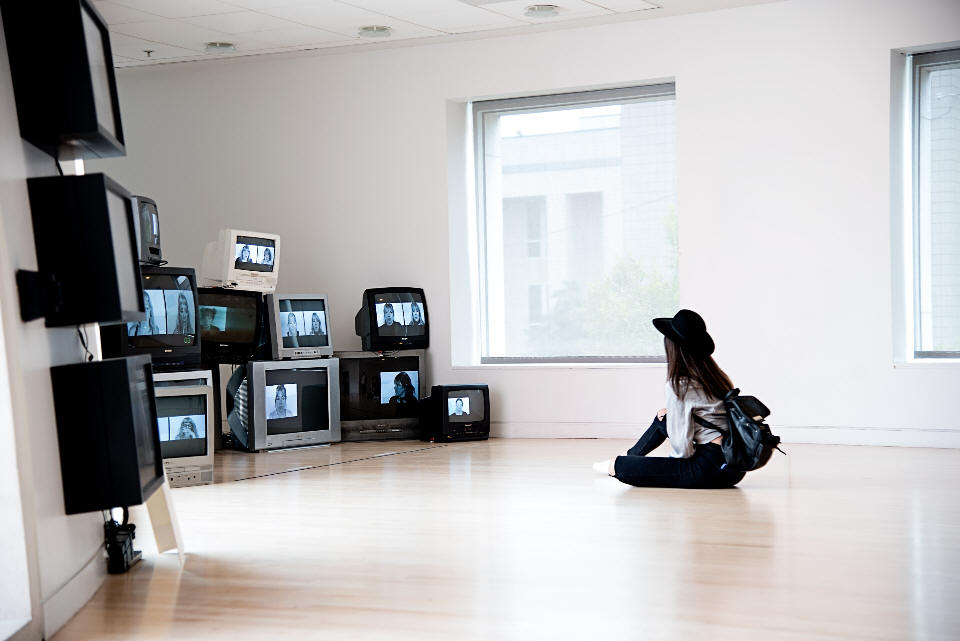 Free stock photo of woman watching