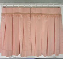 Inverted box-pleated curtain